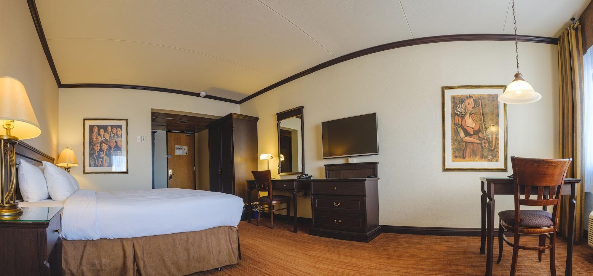 Le Montagnais Hotel