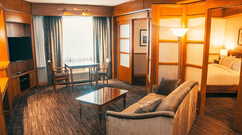 Le Montagnais Hotel